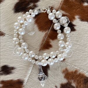Elegant Pearl and Crystal Necklace